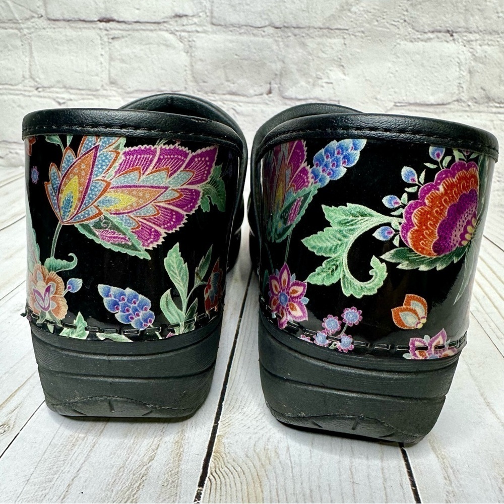 Dansko XP 2.0 Paisley Floral Patent - Picture 8 of 14